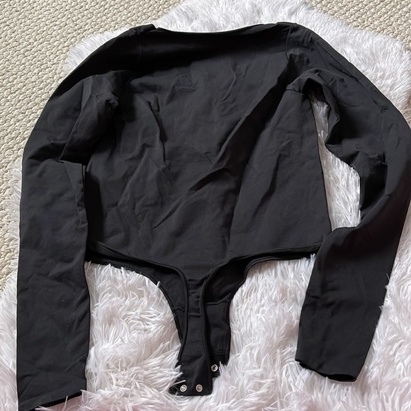SKIMS Tops Skims Long Sleeve Scoop Neck Bodysuit Poshmark